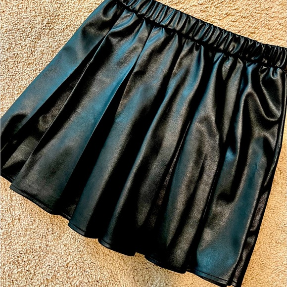 Leather skirt - pleated - Picture 1 of 2